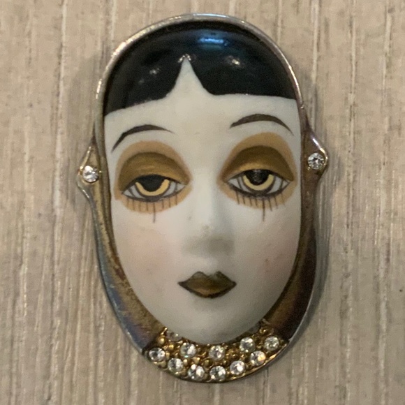 Jewelry - Vintage Brooch